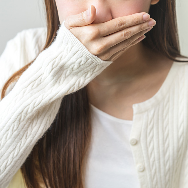 嘔吐反射のある女性